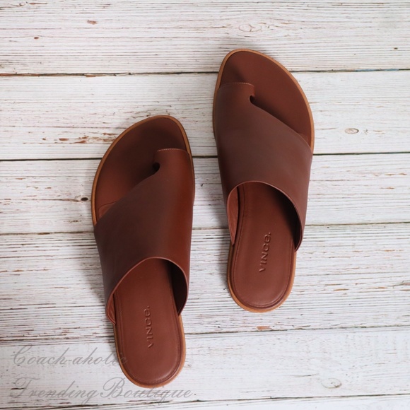 vince edris toe loop sandal